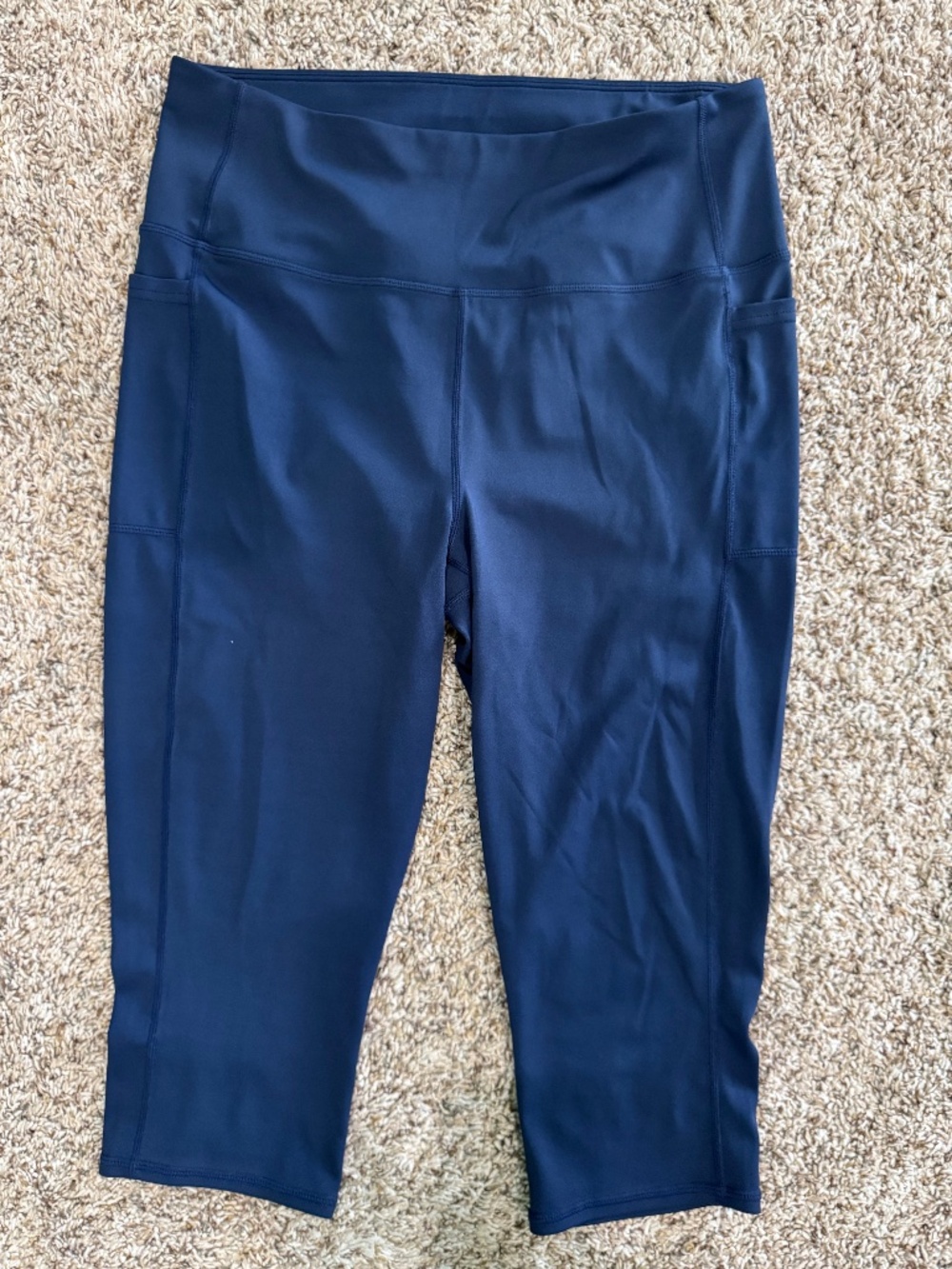 Sketchers Women's Navy capri yoga pants with pockets Large NWOT